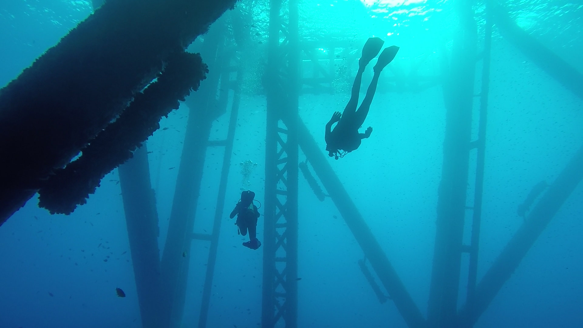 underwater-oil-rig